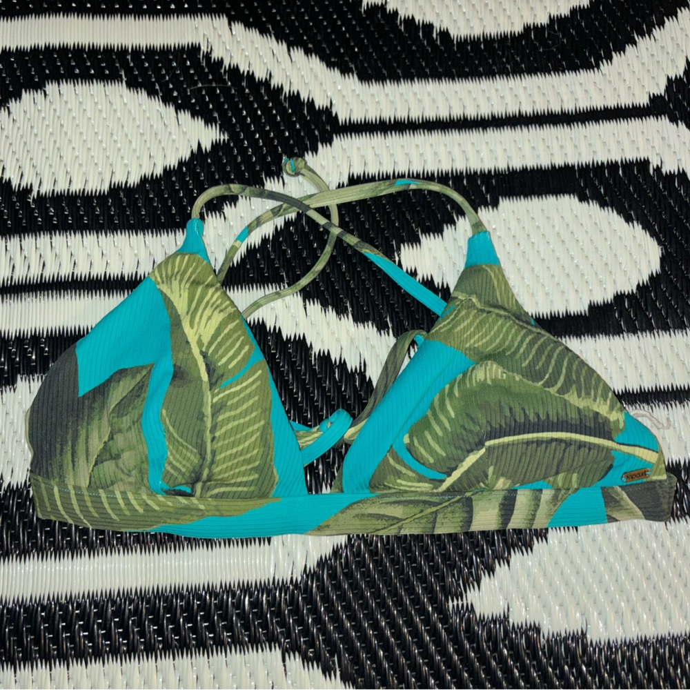 Ripcurl Small Bikini Top!!